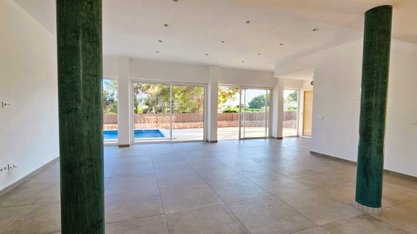 4 bedroom Villa for sale in Cala Pi with pool garage - € 950,000 (Ref: 8543240)
