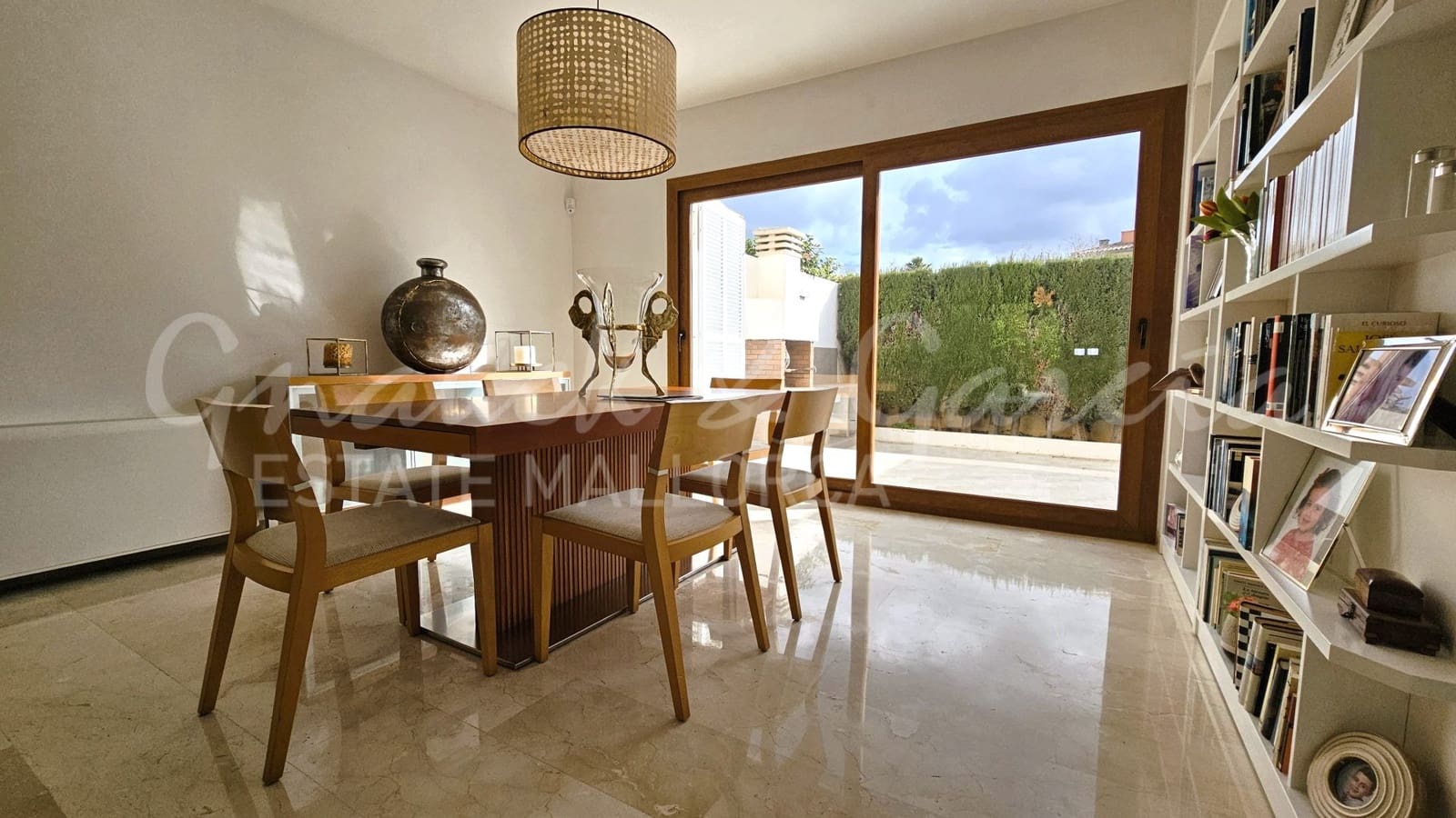 5 slaapkamer Halfvrijstaande villa te koop in Son Veri Nou met garage - € 770.000 (Ref: 8780906)