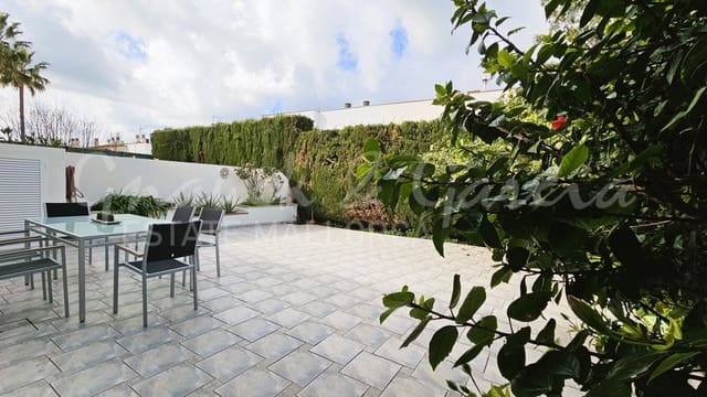 5 slaapkamer Halfvrijstaande villa te koop in Son Veri Nou, Llucmajor met garage - € 770.000 (Ref: 8780906)