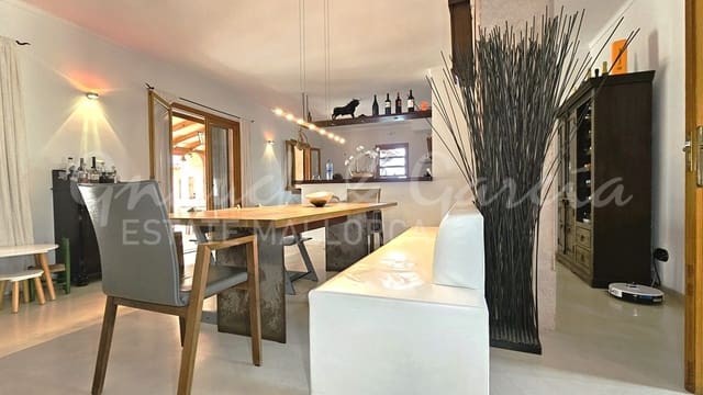 8 bedroom Finca/Country House for sale in Campos with pool garage - € 2,430,000 (Ref: 8837124)