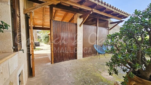 8 bedroom Finca/Country House for sale in Campos with pool garage - € 2,430,000 (Ref: 8837124)