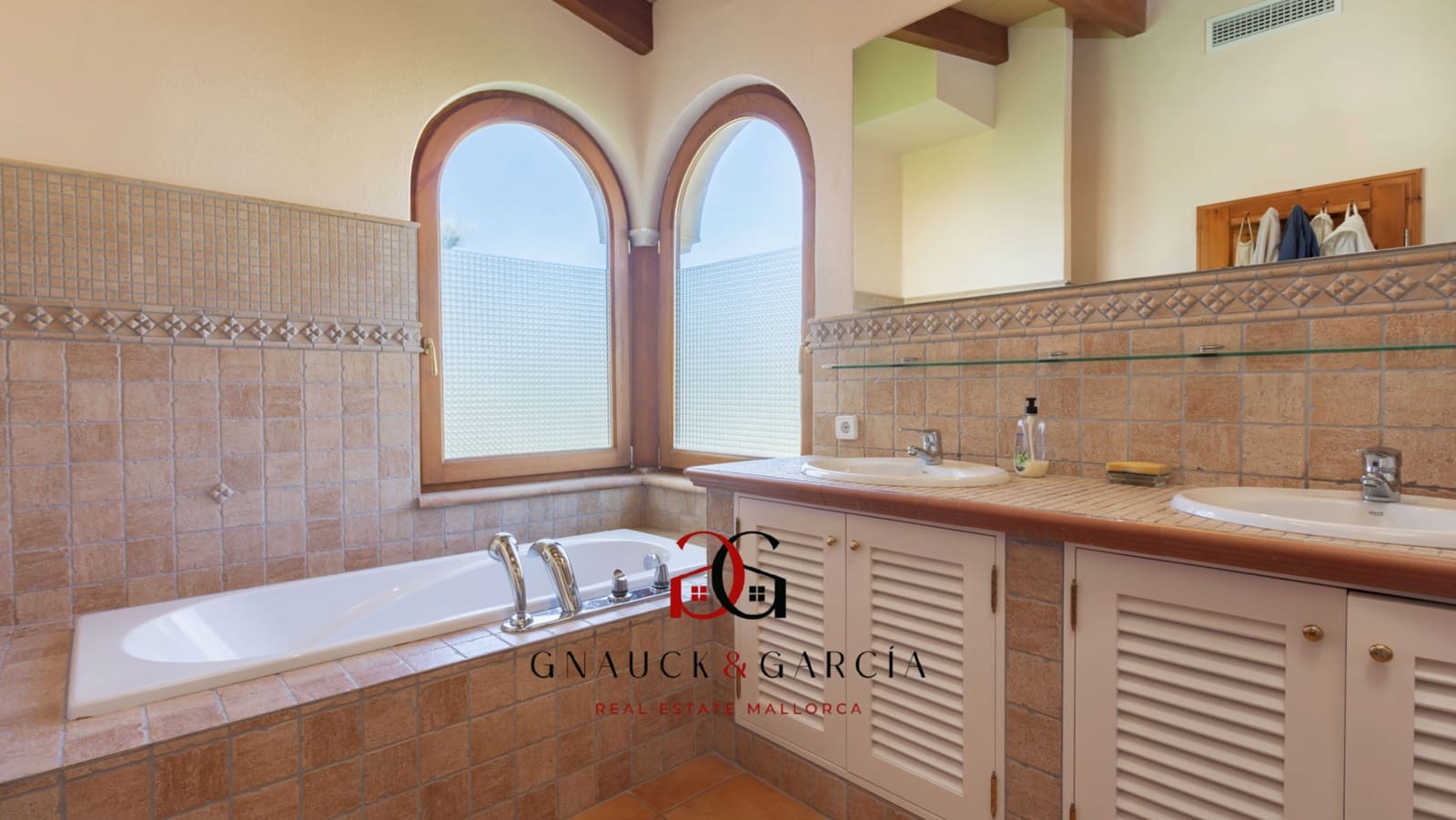 5 soverom Villa til salgs i Santa Ponsa med svømmebasseng garasje - € 2 790 000 (Ref: 8917303)