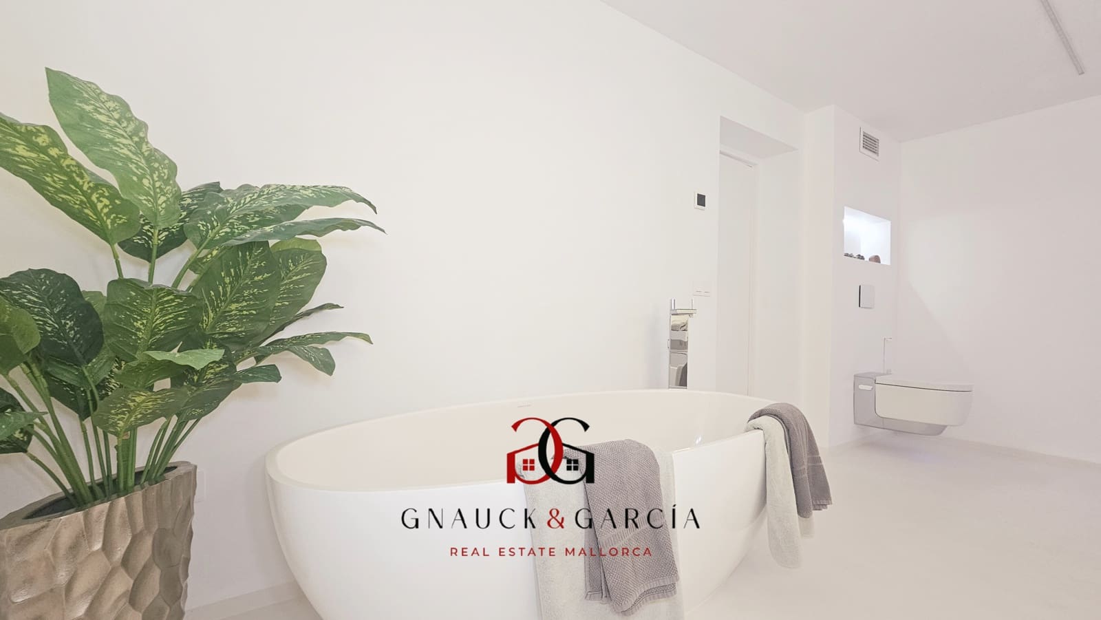 4 soverom Villa til salgs i Peguera / Paguera med svømmebasseng garasje - € 3 950 000 (Ref: 9383735)