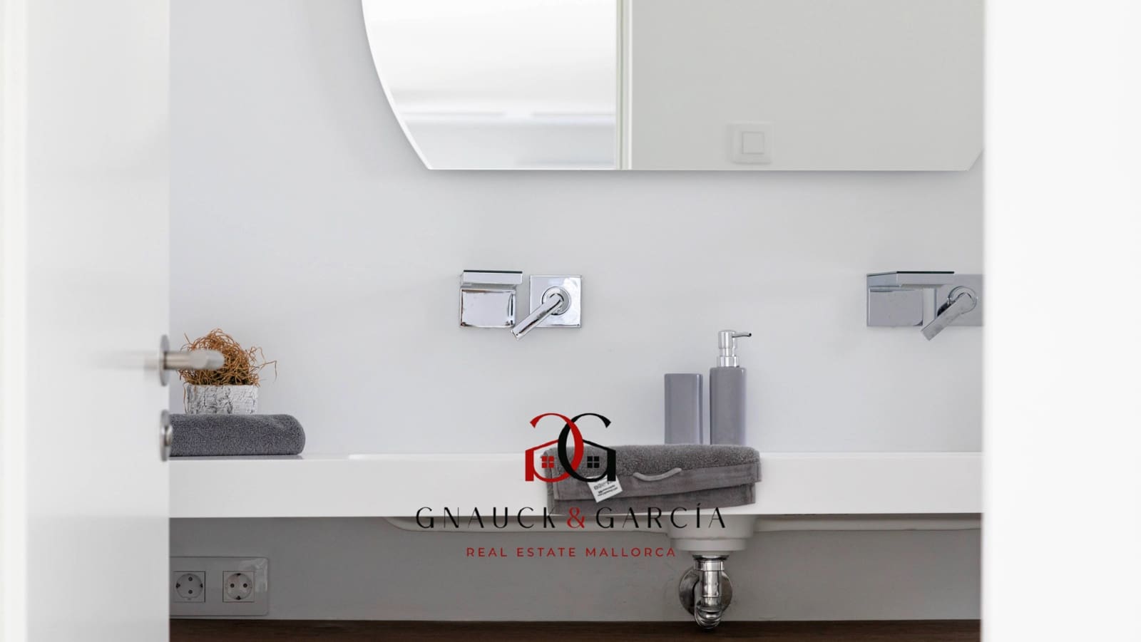 4 soverom Villa til salgs i Peguera / Paguera med svømmebasseng garasje - € 3 950 000 (Ref: 9383735)