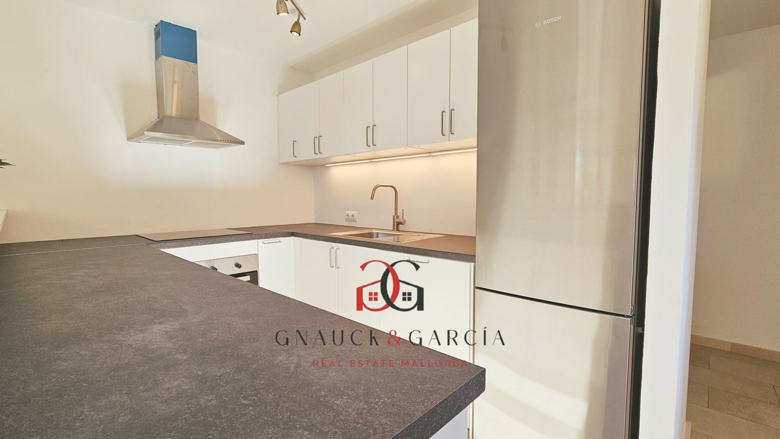 3 slaapkamer Halfvrijstaande villa te koop in Badia Blava met zwembad garage - € 849.000 (Ref: 9388651)