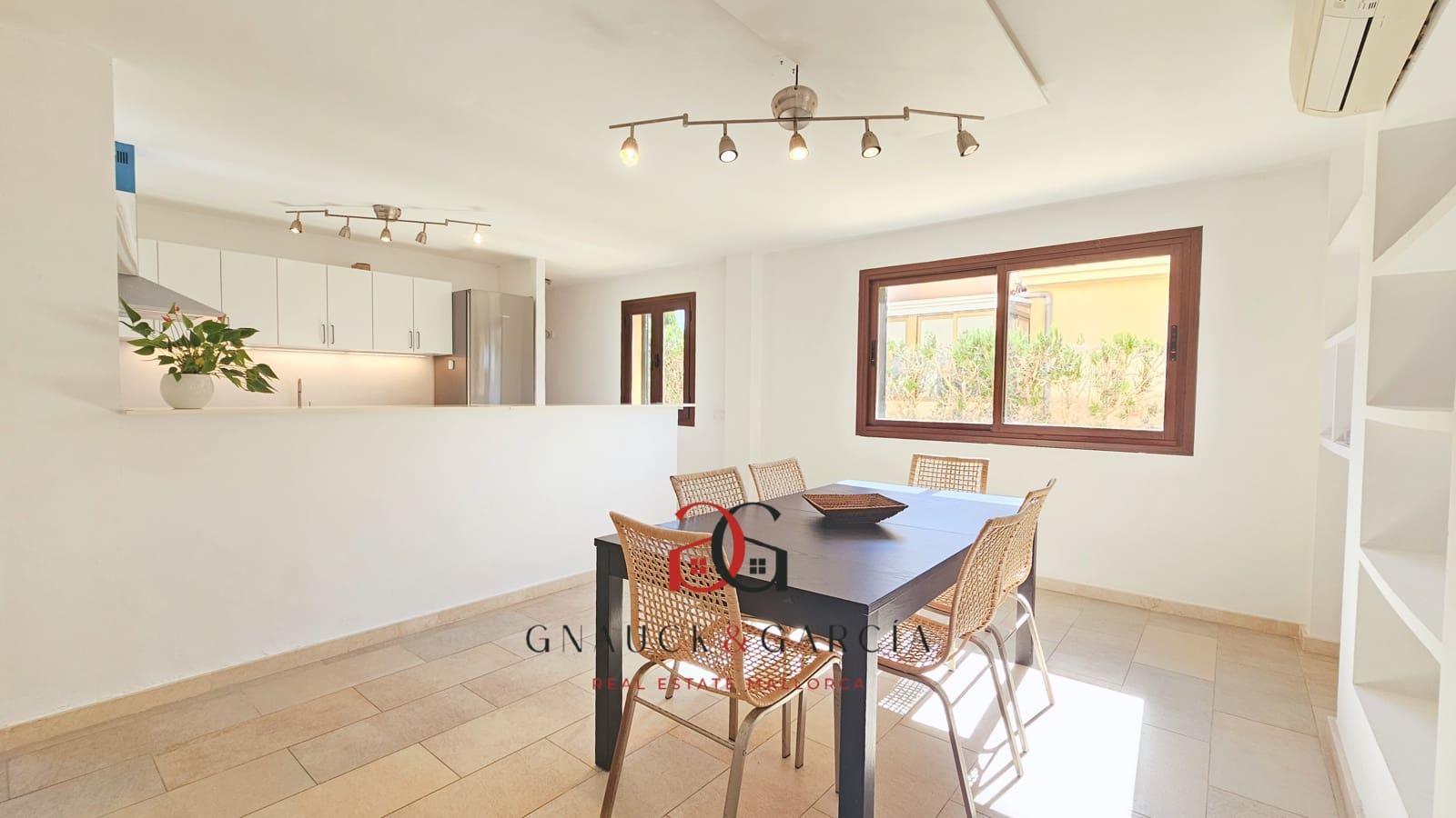 3 slaapkamer Halfvrijstaande villa te koop in Badia Blava met zwembad garage - € 849.000 (Ref: 9388651)