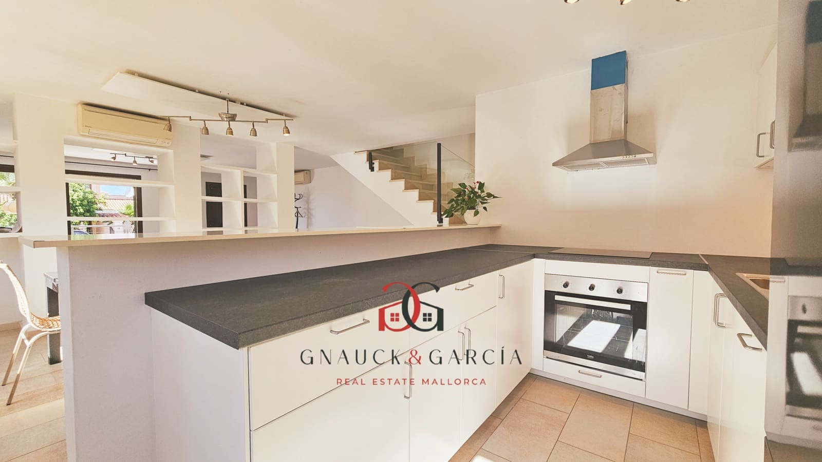 3 slaapkamer Halfvrijstaande villa te koop in Badia Blava met zwembad garage - € 849.000 (Ref: 9388651)