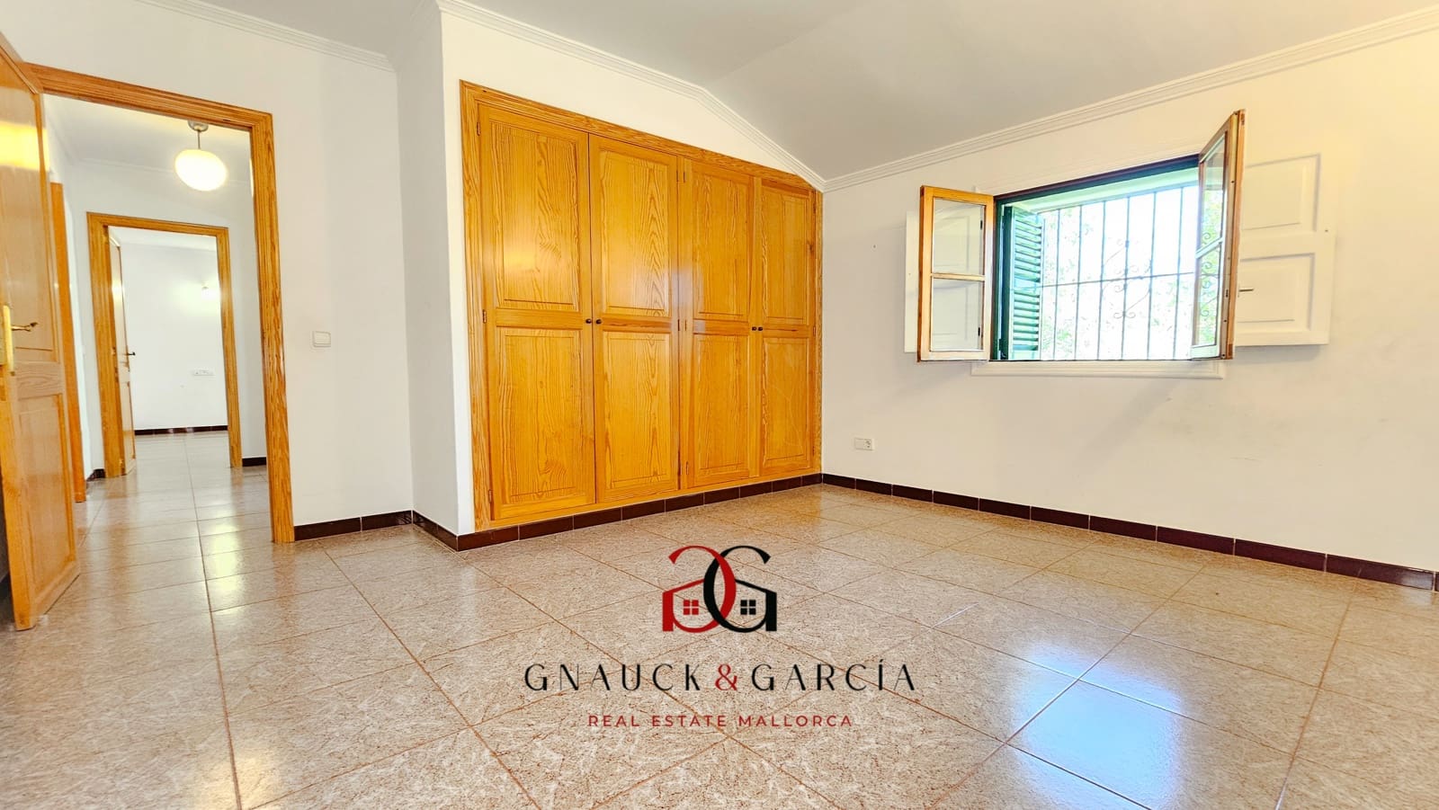 4 soveværelse Finca/Landehus til salg i Establiments - € 1.270.000 (Ref: 9405866)