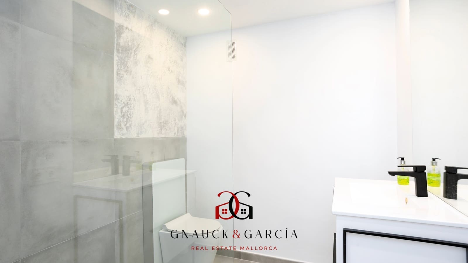 3 bedroom Penthouse for sale in Palma de Mallorca - € 895,000 (Ref: 9409860)