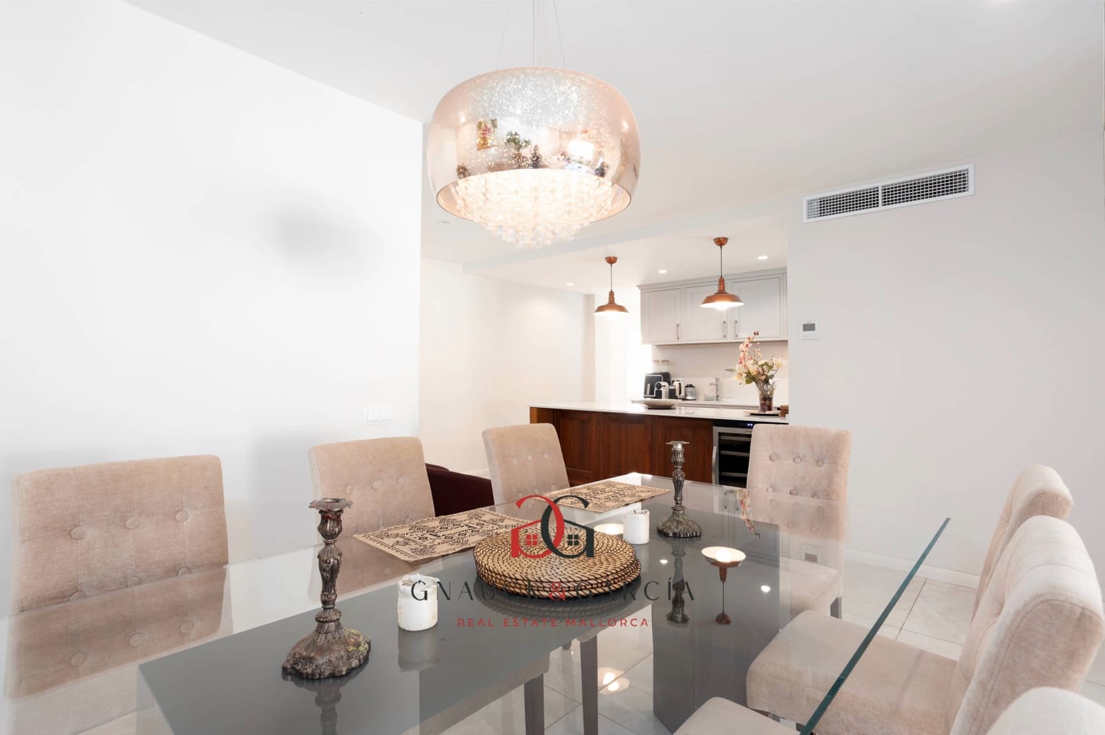 3 bedroom Apartment for sale in Palma de Mallorca - € 850,000 (Ref: 9410213)