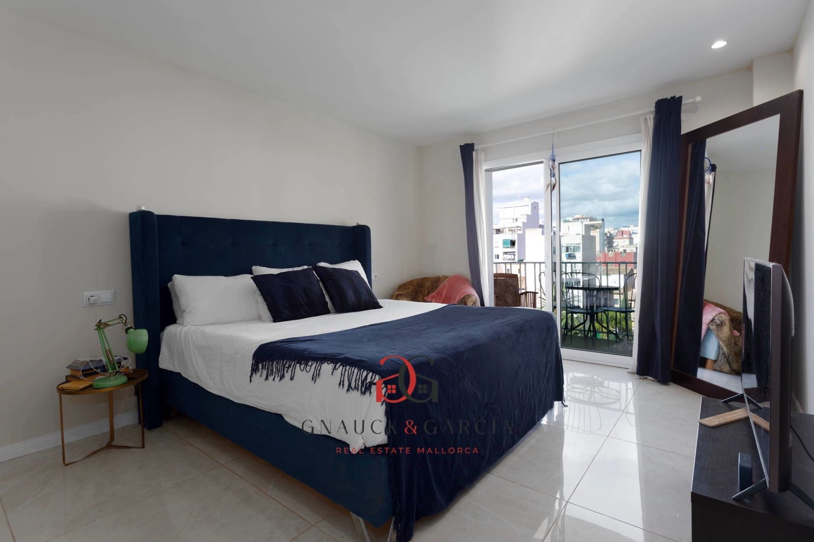 3 bedroom Apartment for sale in Palma de Mallorca - € 850,000 (Ref: 9410213)