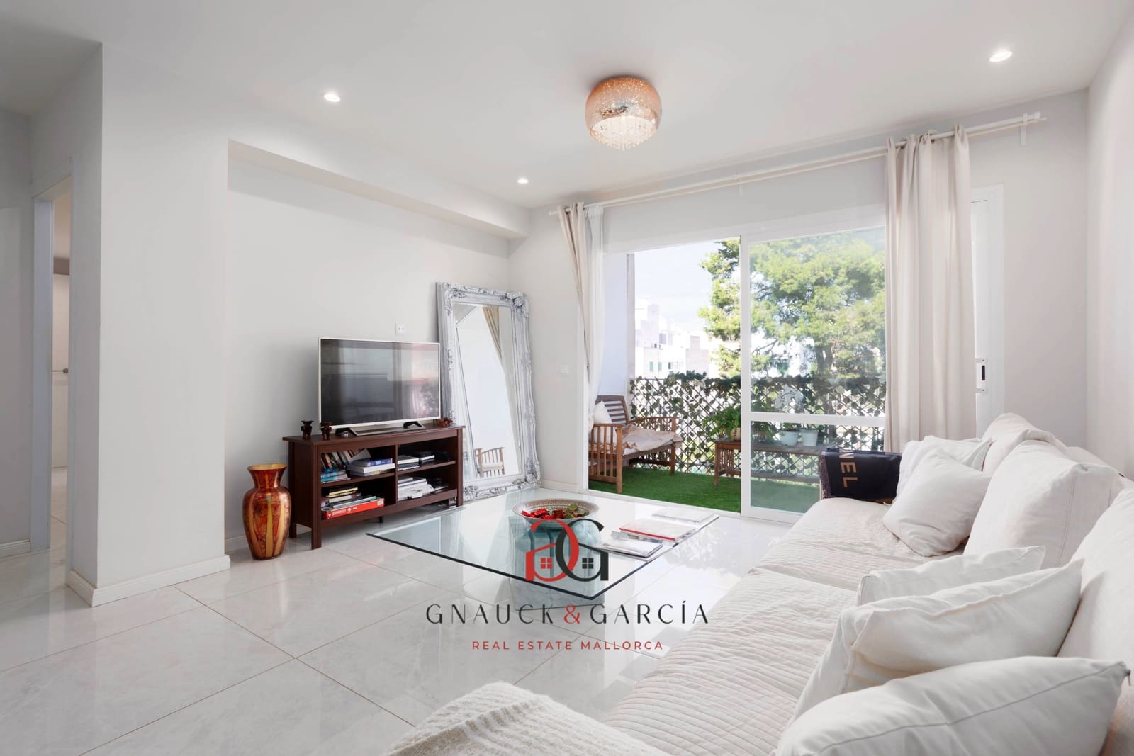 3 bedroom Apartment for sale in Palma de Mallorca - € 850,000 (Ref: 9410213)