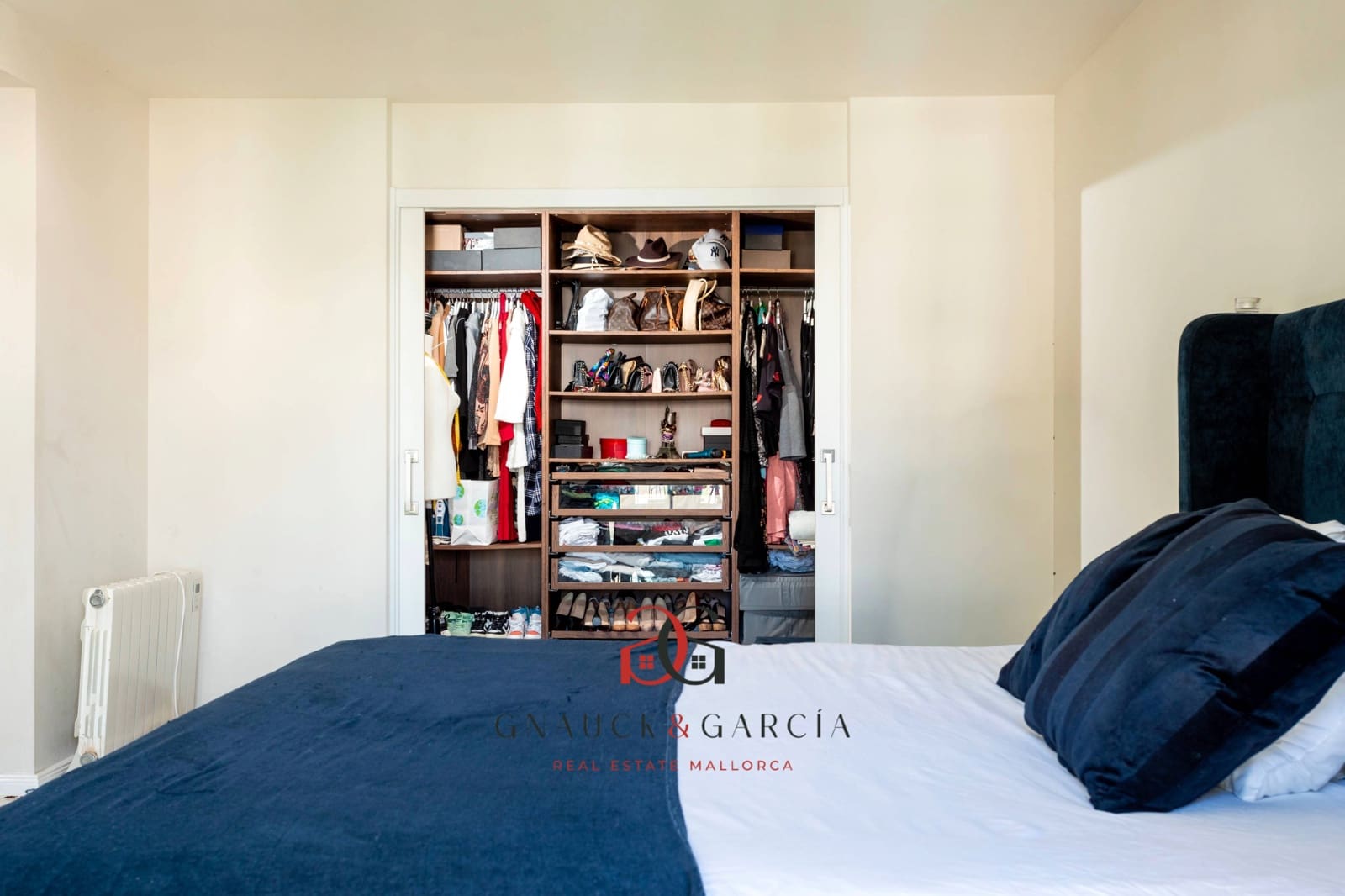 3 bedroom Apartment for sale in Palma de Mallorca - € 850,000 (Ref: 9410213)