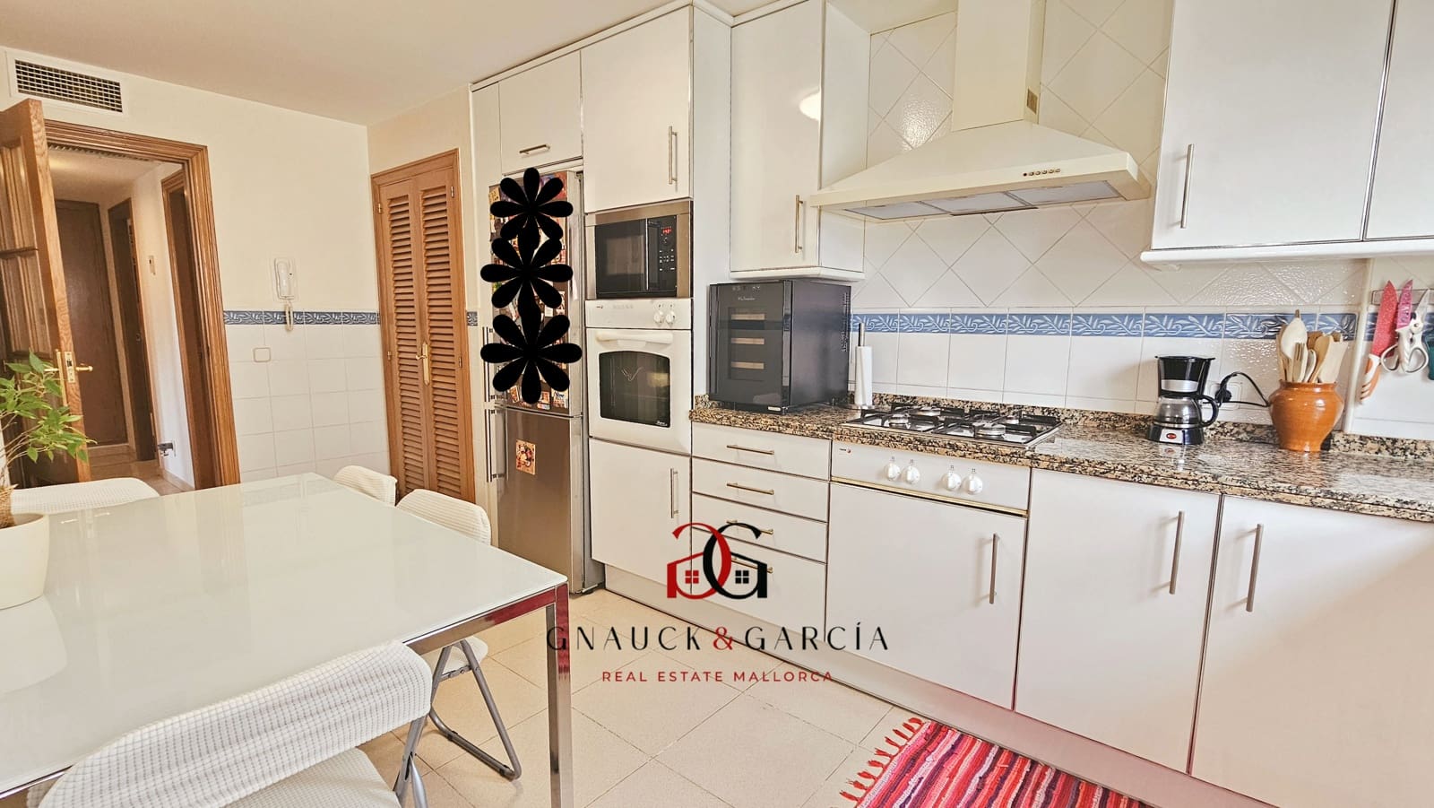 2 bedroom Apartment for sale in Palma de Mallorca with pool garage - € 695,000 (Ref: 9413114)