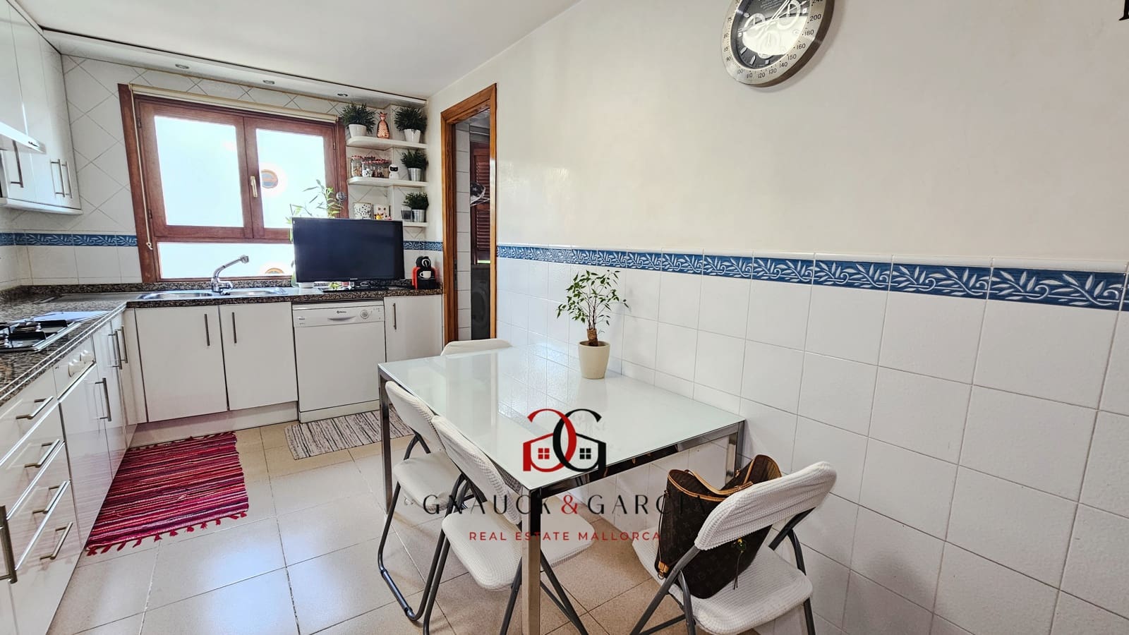 2 bedroom Apartment for sale in Palma de Mallorca with pool garage - € 695,000 (Ref: 9413114)