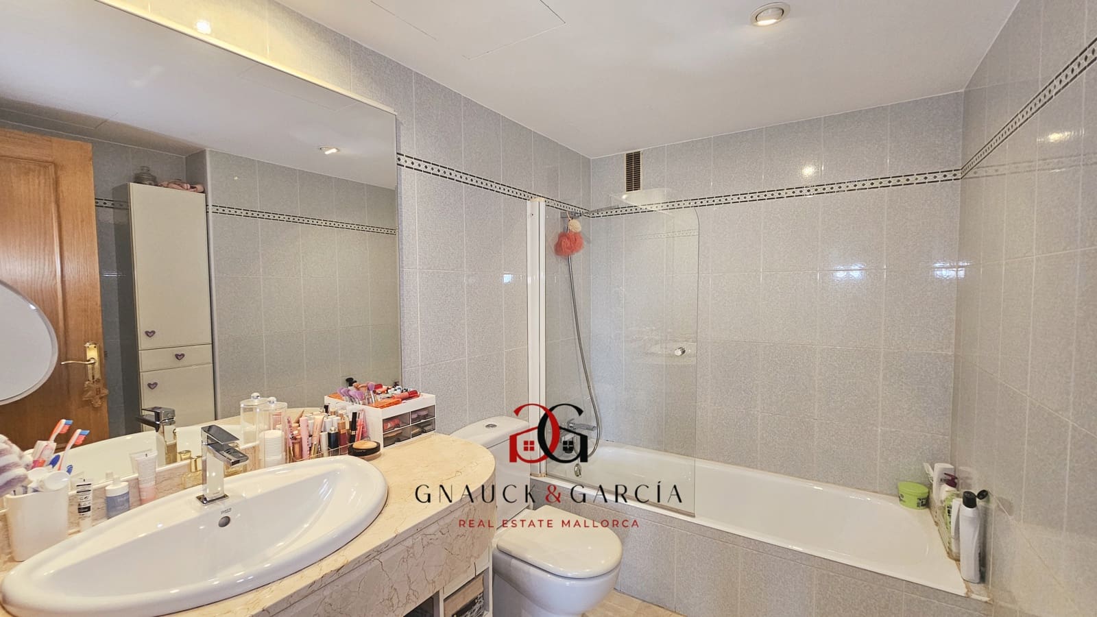 2 bedroom Apartment for sale in Palma de Mallorca with pool garage - € 695,000 (Ref: 9413114)