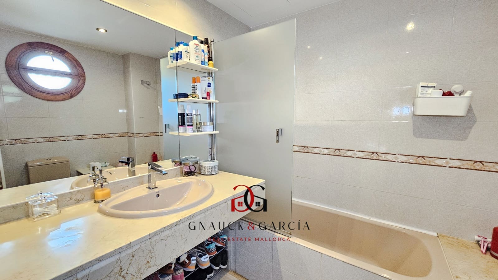 2 bedroom Apartment for sale in Palma de Mallorca with pool garage - € 695,000 (Ref: 9413114)