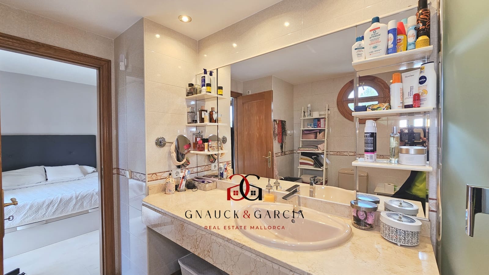 2 bedroom Apartment for sale in Palma de Mallorca with pool garage - € 695,000 (Ref: 9413114)