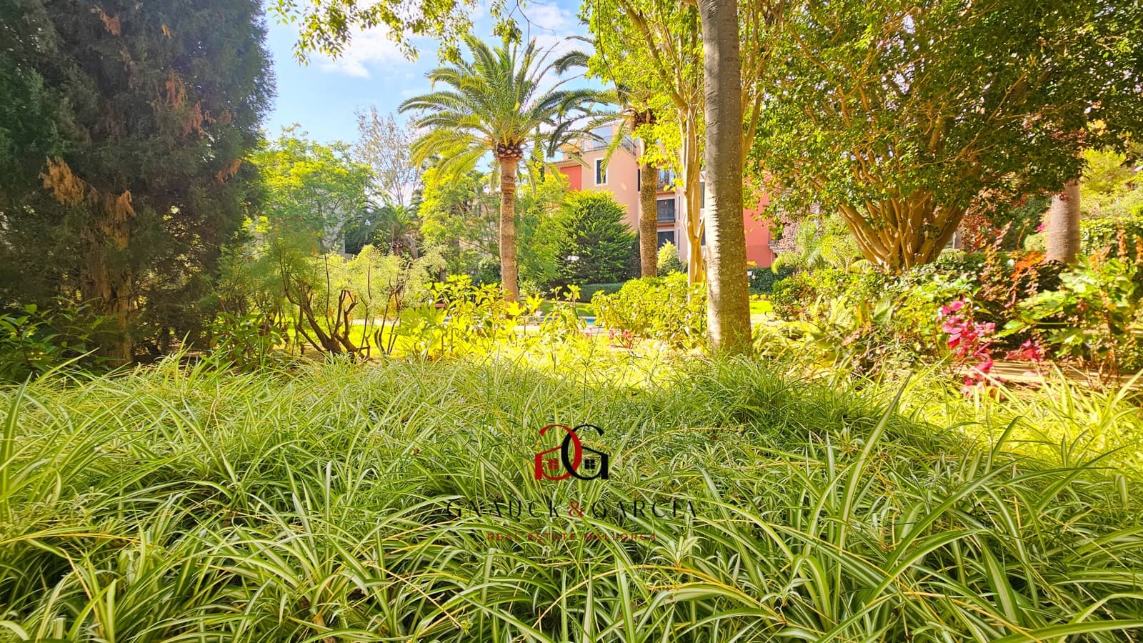 2 bedroom Apartment for sale in Palma de Mallorca with pool garage - € 695,000 (Ref: 9413114)