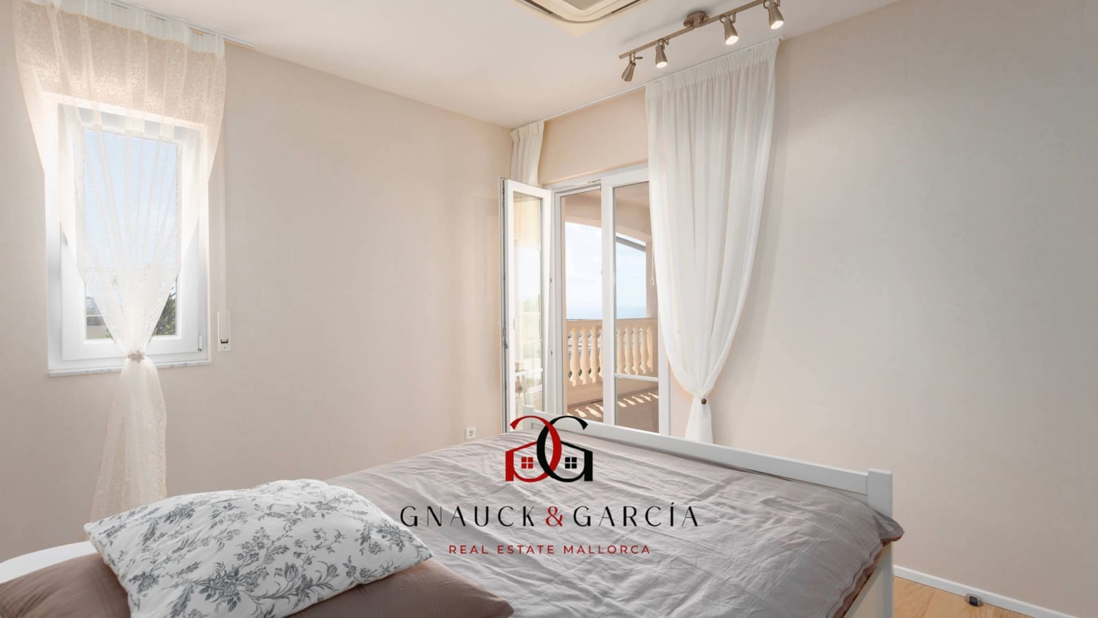 3 soveværelse Villa til salg i Puig de Ros med swimmingpool garage - € 1.980.000 (Ref: 9414889)