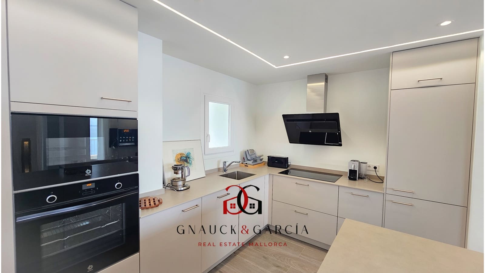 4 soveværelse Lejlighed til salg i Cala Mayor med garage - € 1.680.000 (Ref: 9415333)