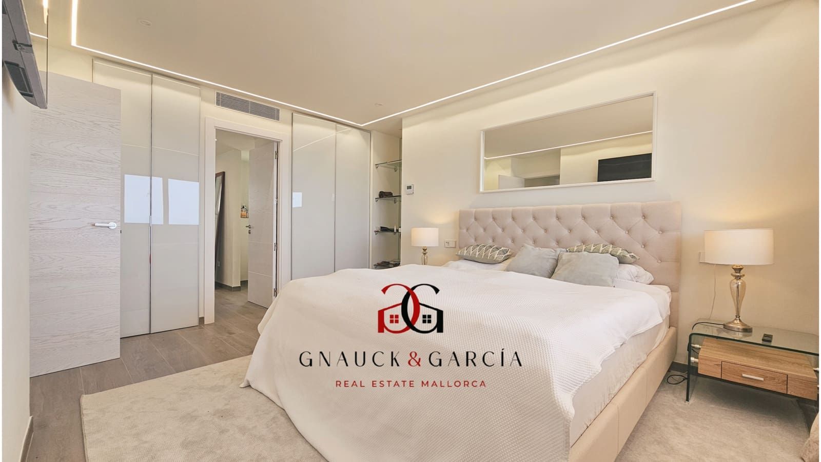 4 soveværelse Lejlighed til salg i Cala Mayor med garage - € 1.680.000 (Ref: 9415333)