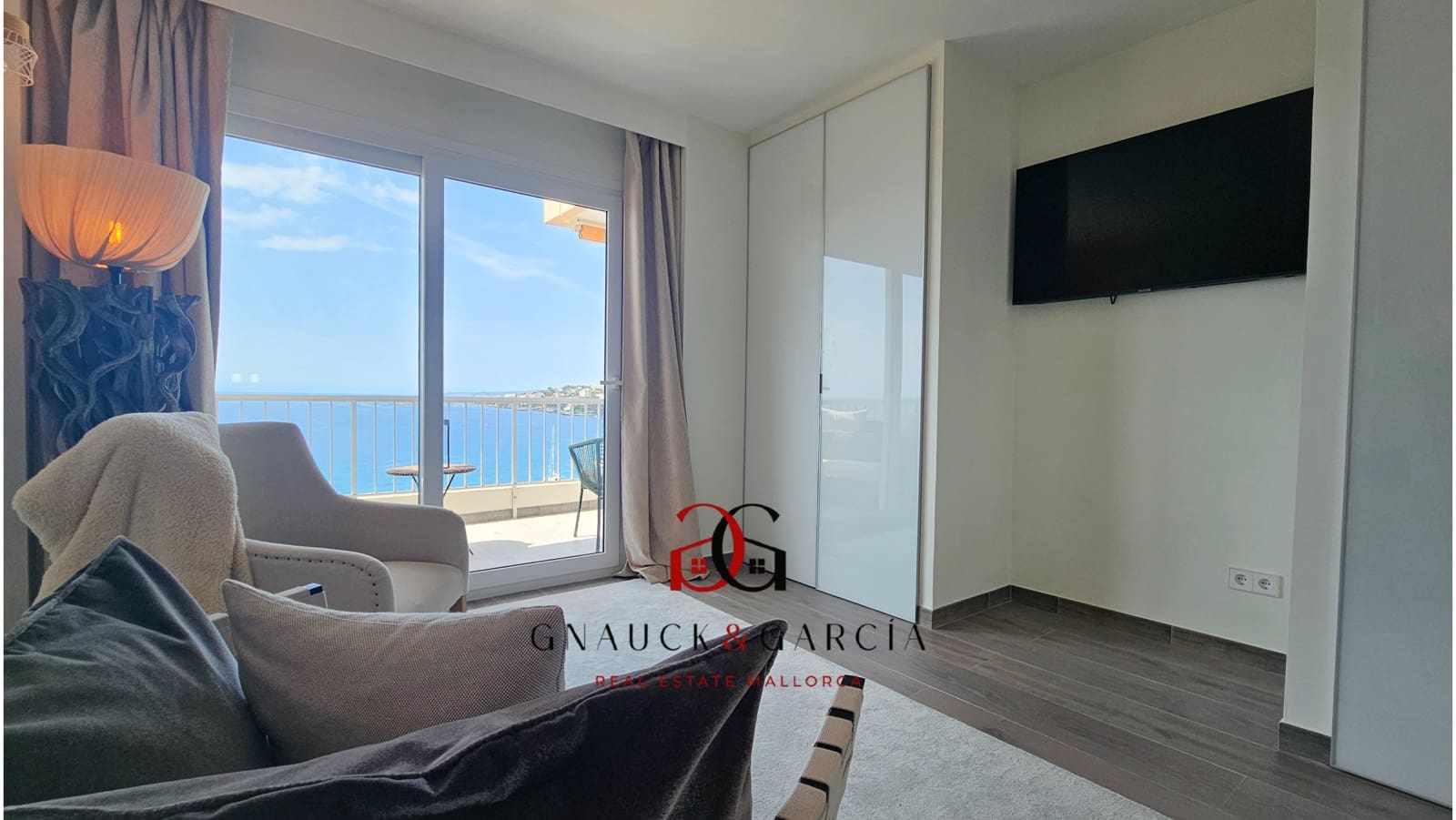 4 soveværelse Lejlighed til salg i Cala Mayor med garage - € 1.680.000 (Ref: 9415333)