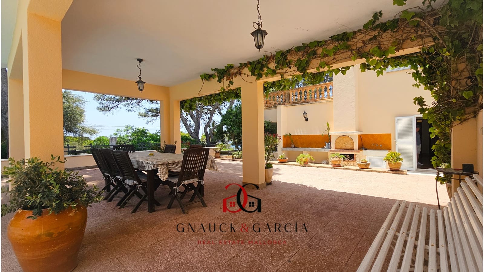 Chalet de 5 habitaciones en Badia Gran en venta con piscina garaje - 1.700.000 € (Ref: 9417638)