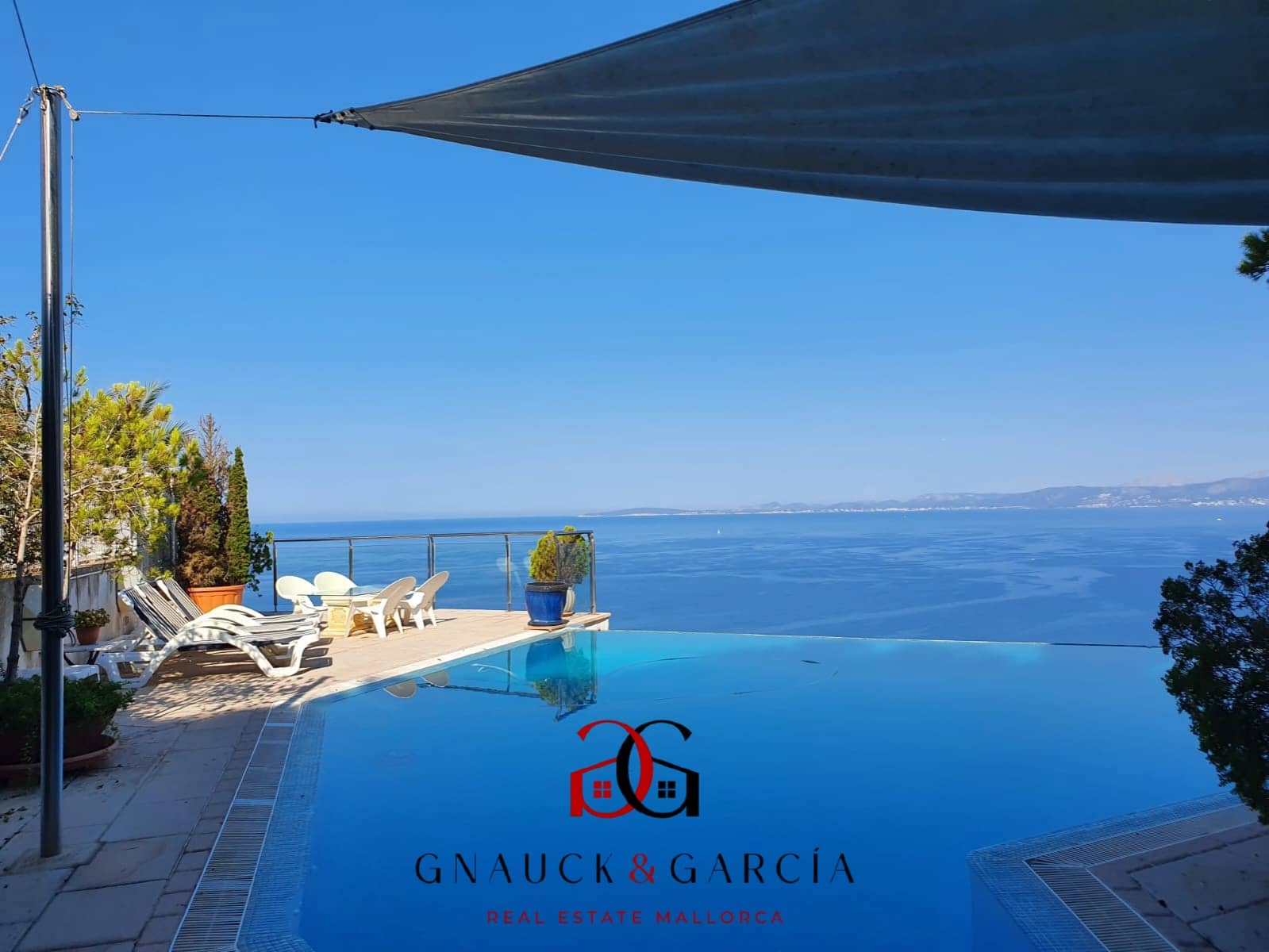 4 bedroom Villa for sale in Badia Blava with pool garage - € 3,350,000 (Ref: 9431980)