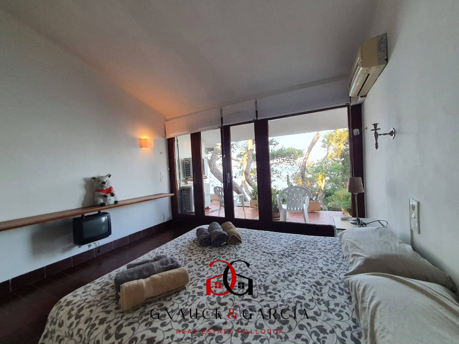 4 bedroom Villa for sale in Badia Blava with pool garage - € 3,350,000 (Ref: 9431980)