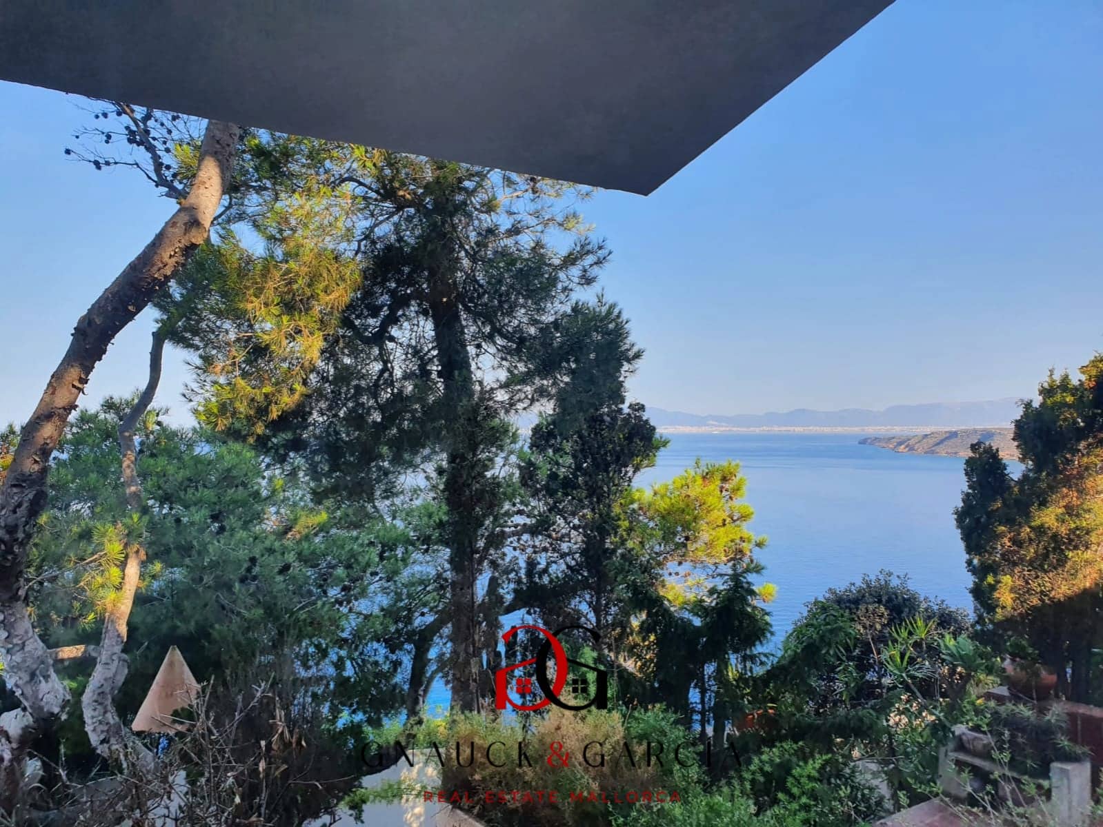 4 bedroom Villa for sale in Badia Blava with pool garage - € 3,350,000 (Ref: 9431980)