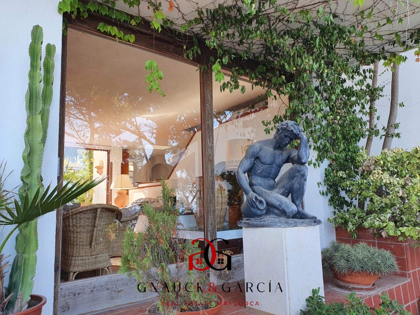 4 bedroom Villa for sale in Badia Blava with pool garage - € 3,350,000 (Ref: 9431980)