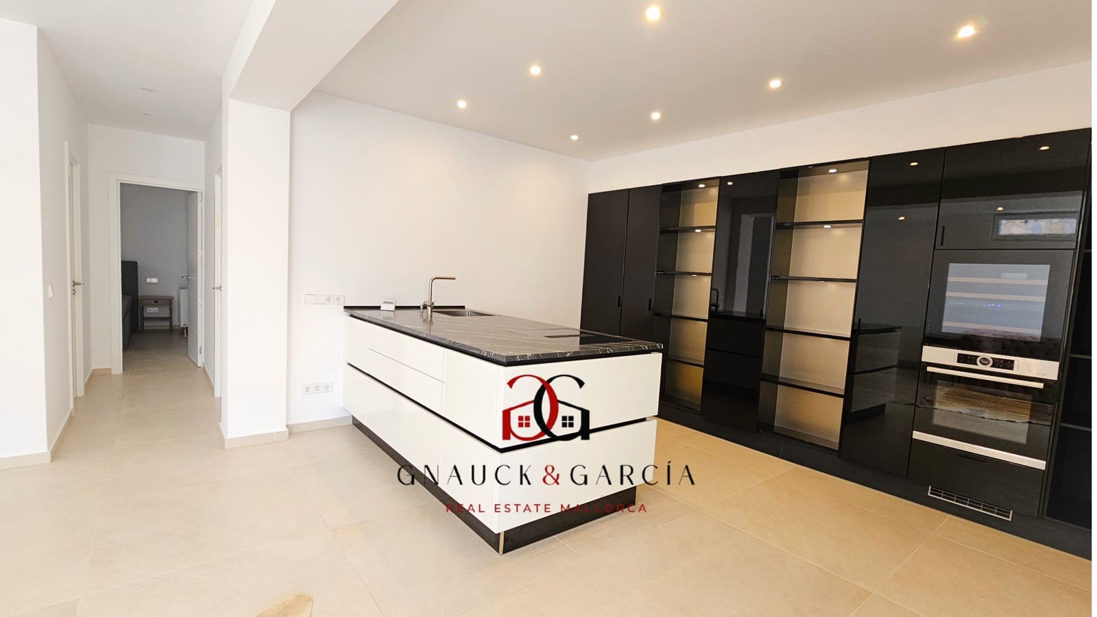 6 soverom Villa til salgs i Palmanova med svømmebasseng garasje - € 3 950 000 (Ref: 9436138)