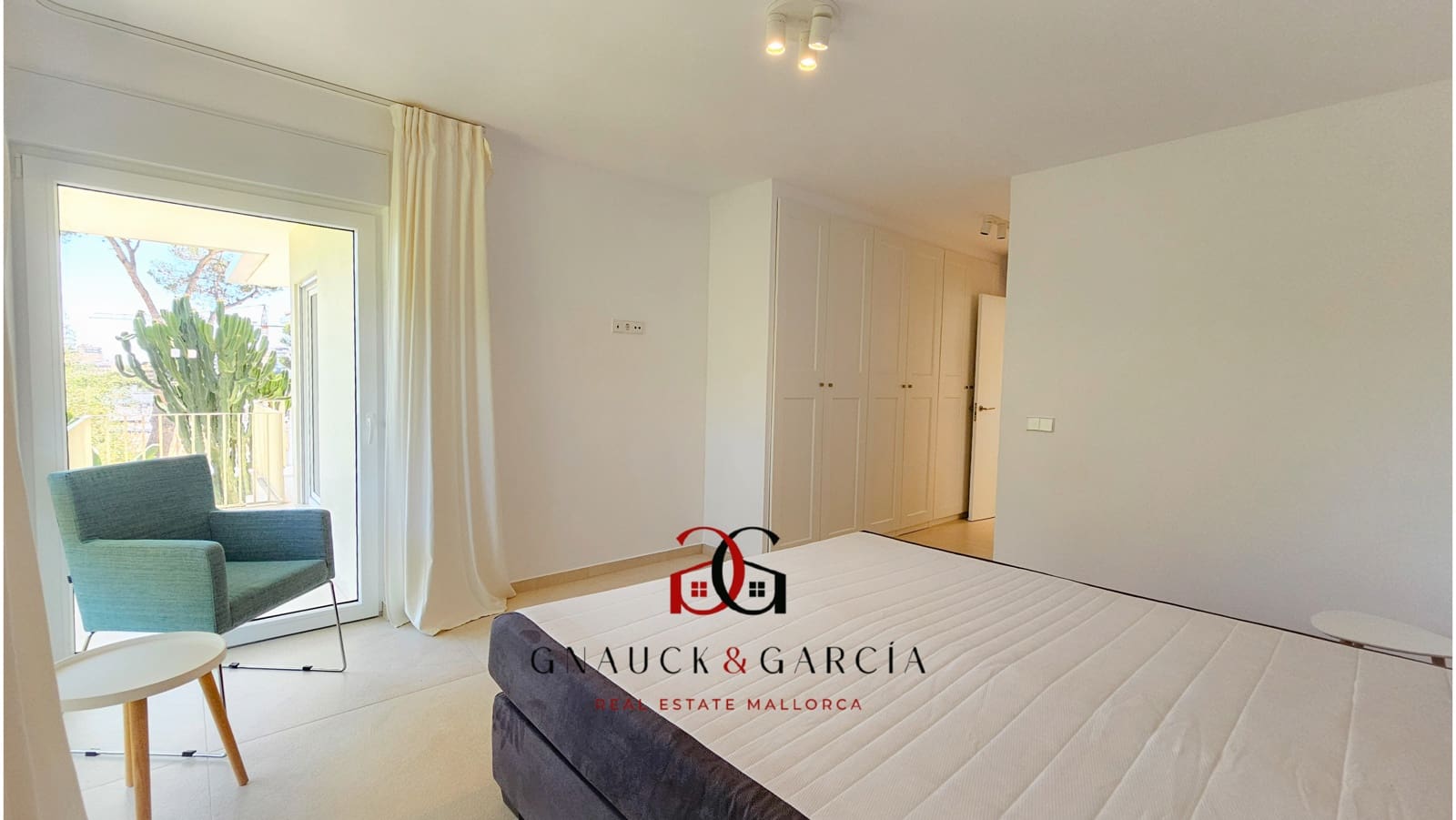 6 soverom Villa til salgs i Palmanova med svømmebasseng garasje - € 3 950 000 (Ref: 9436138)