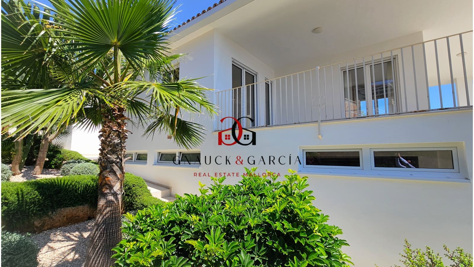 6 soverom Villa til salgs i Palmanova med svømmebasseng garasje - € 3 950 000 (Ref: 9436138)