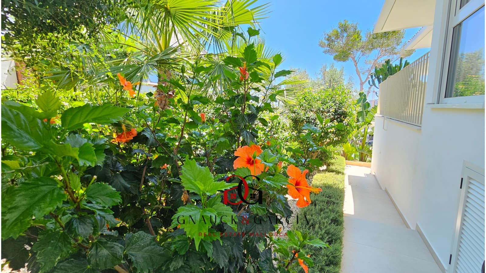 6 soverom Villa til salgs i Palmanova med svømmebasseng garasje - € 3 950 000 (Ref: 9436138)