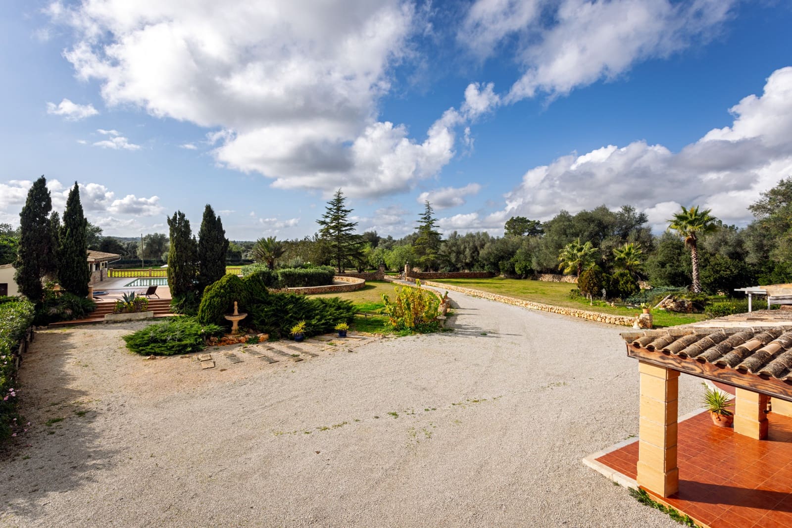 6 soveværelse Finca/Landehus til salg i Sencelles med swimmingpool garage - € 1.950.000 (Ref: 9473598)