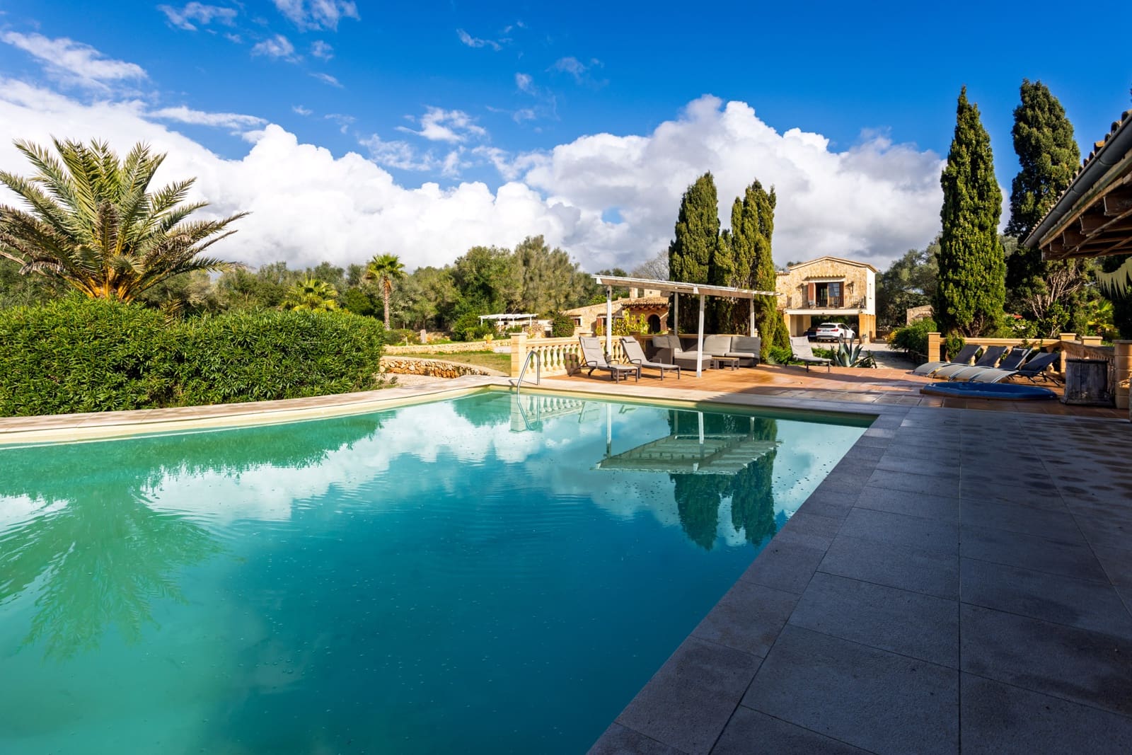 6 soveværelse Finca/Landehus til salg i Sencelles med swimmingpool garage - € 1.950.000 (Ref: 9473598)