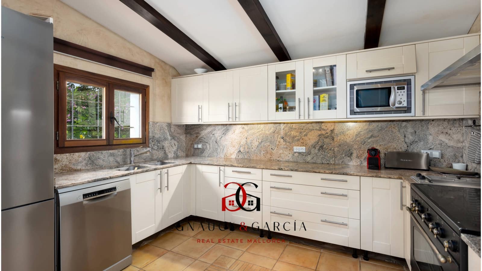 6 bedroom Finca/Country House for sale in Sencelles with pool garage - € 1,690,000 (Ref: 9473598)