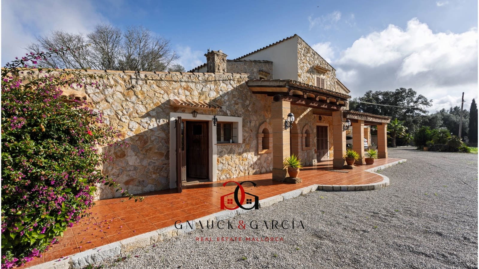 6 bedroom Finca/Country House for sale in Sencelles with pool garage - € 1,690,000 (Ref: 9473598)
