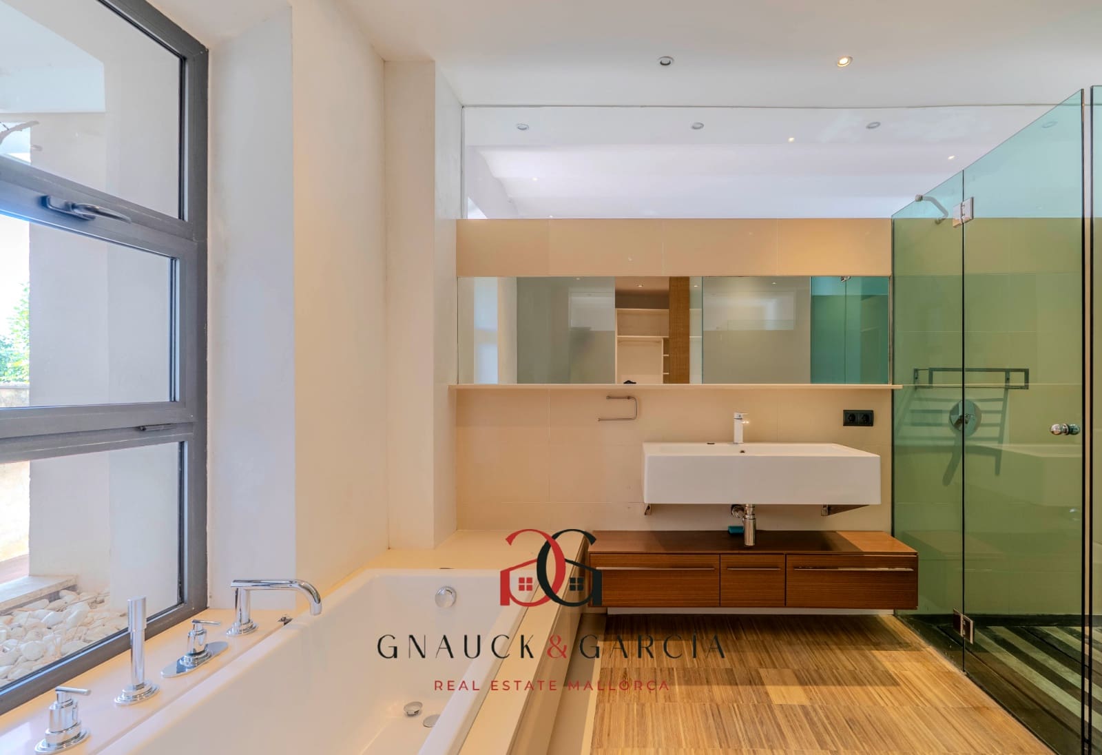 4 quarto Apartamento para venda em Establiments com piscina garagem - 1 200 000 € (Ref: 9720553)