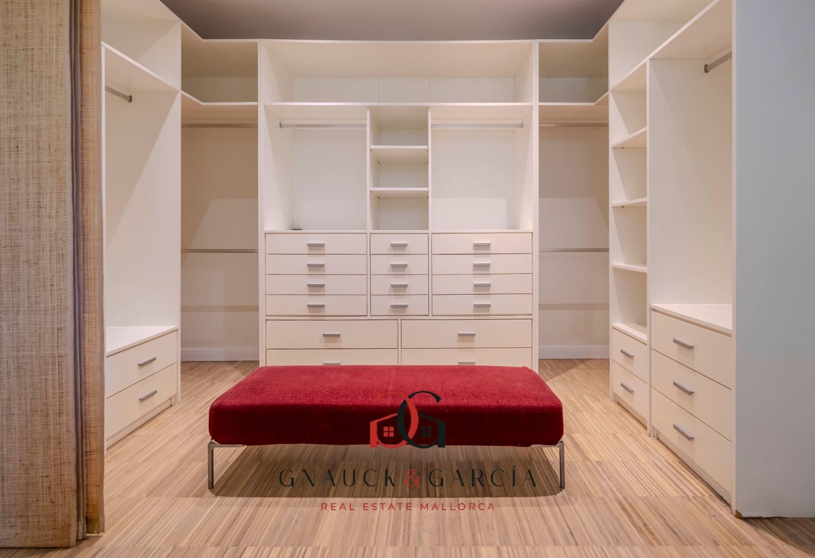 4 quarto Apartamento para venda em Establiments com piscina garagem - 1 200 000 € (Ref: 9720553)