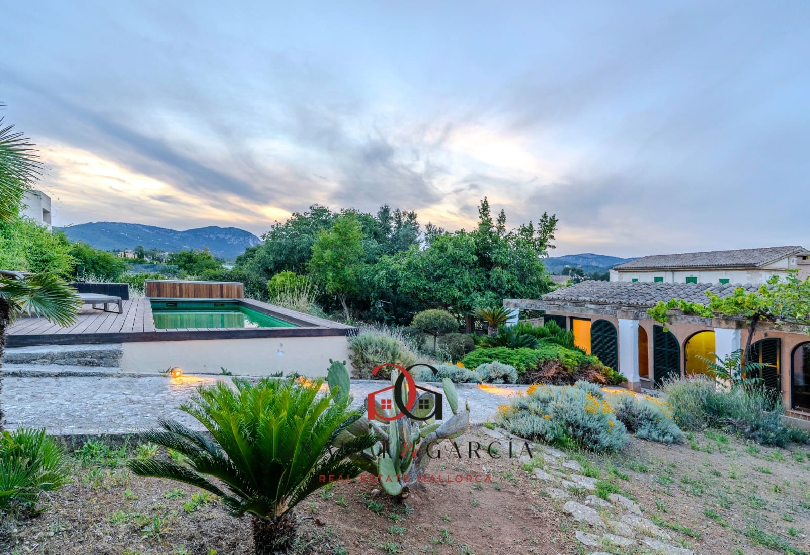 4 quarto Apartamento para venda em Establiments com piscina garagem - 1 200 000 € (Ref: 9720553)