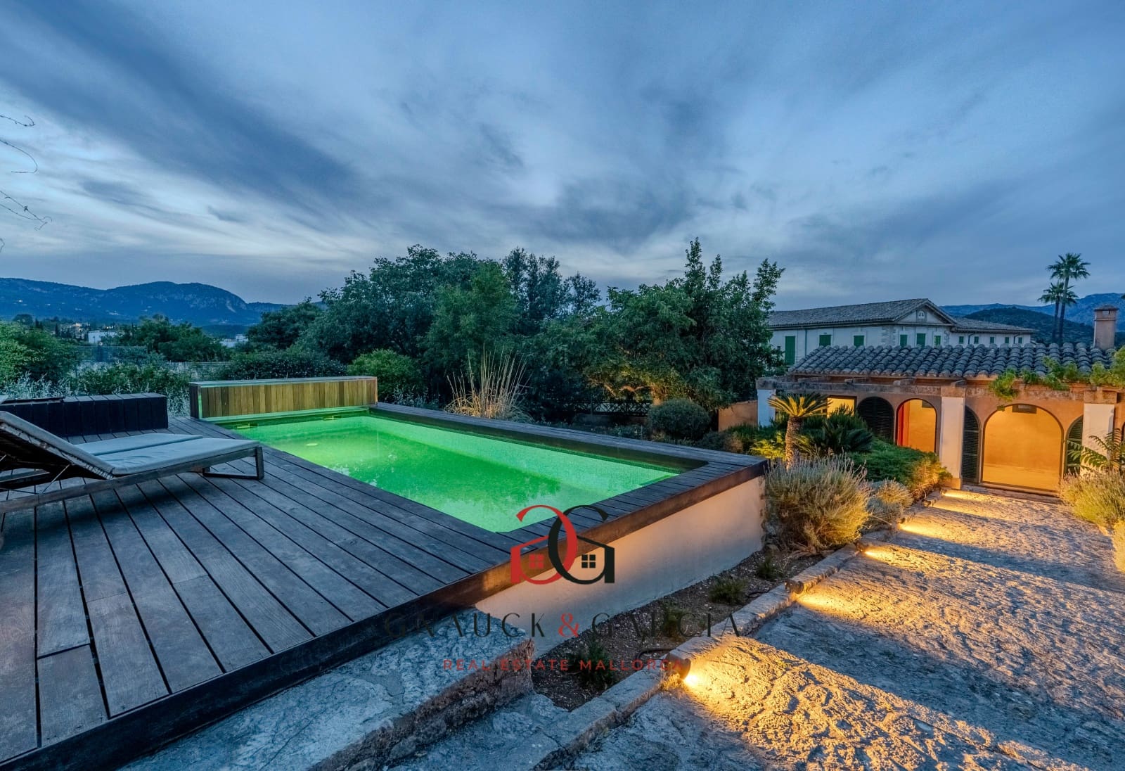 4 quarto Apartamento para venda em Establiments com piscina garagem - 1 200 000 € (Ref: 9720553)