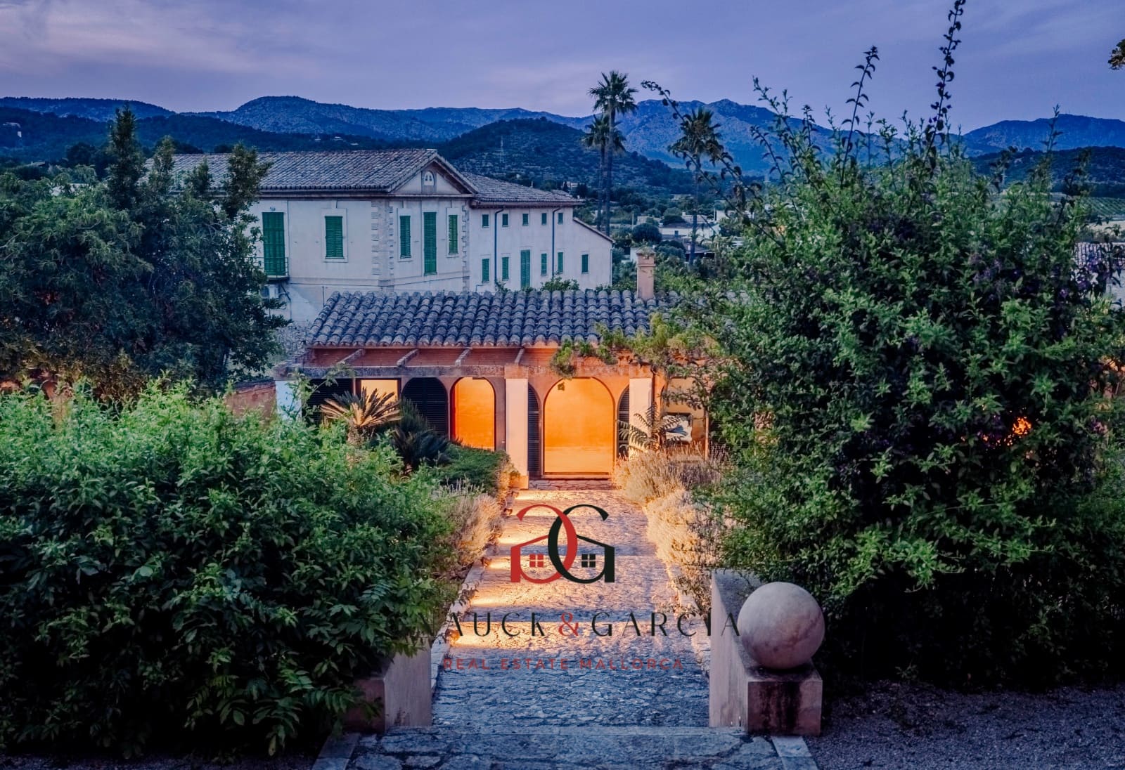 4 quarto Apartamento para venda em Establiments com piscina garagem - 1 200 000 € (Ref: 9720553)