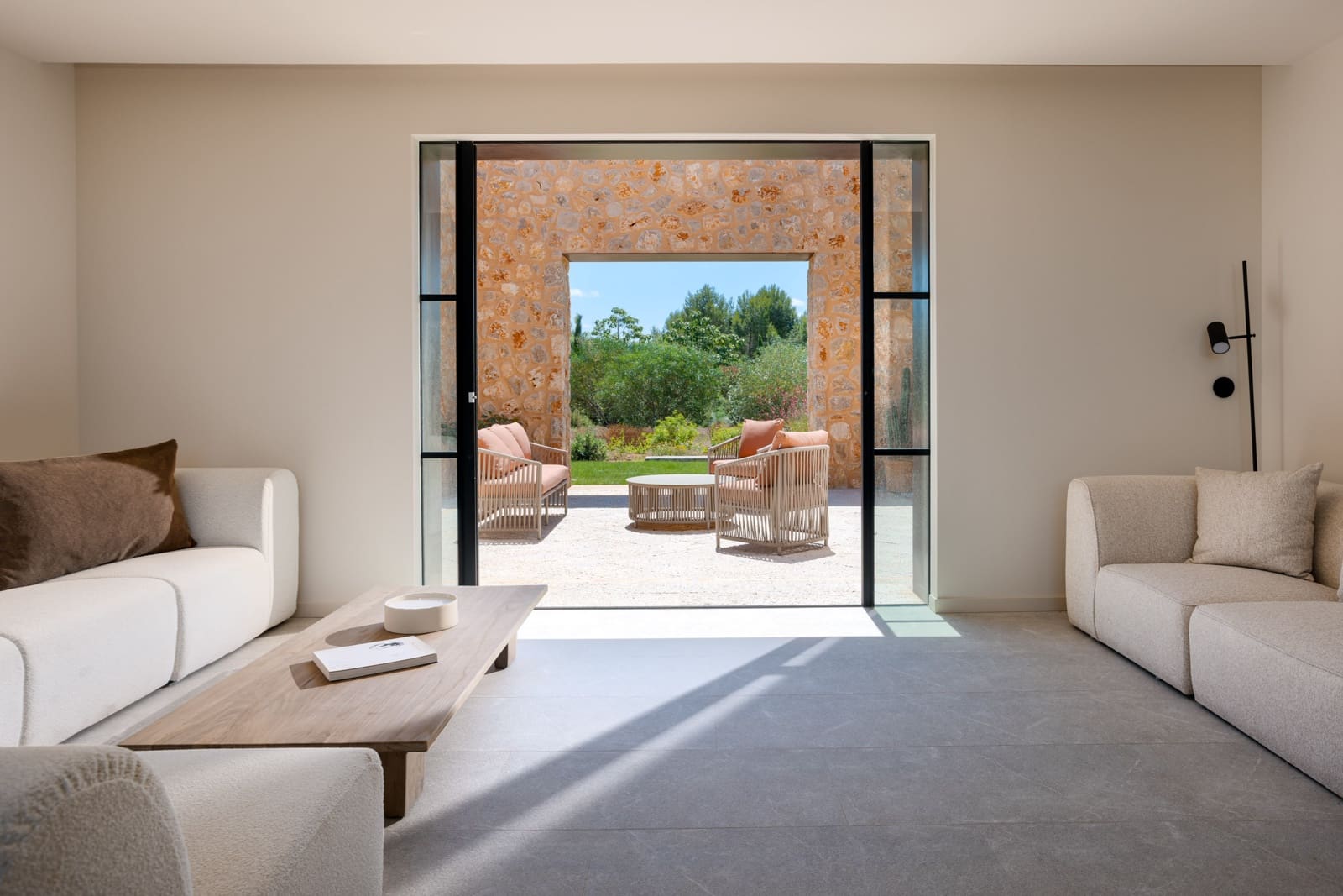 4 bedroom Villa for sale in Santa Maria del Cami with pool garage - € 5,500,000 (Ref: 9883598)