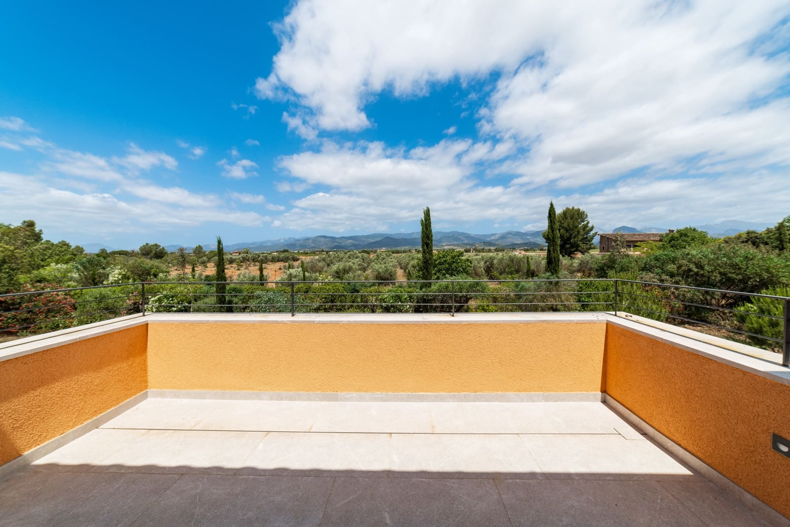 4 bedroom Villa for sale in Santa Maria del Cami with pool garage - € 5,500,000 (Ref: 9883598)
