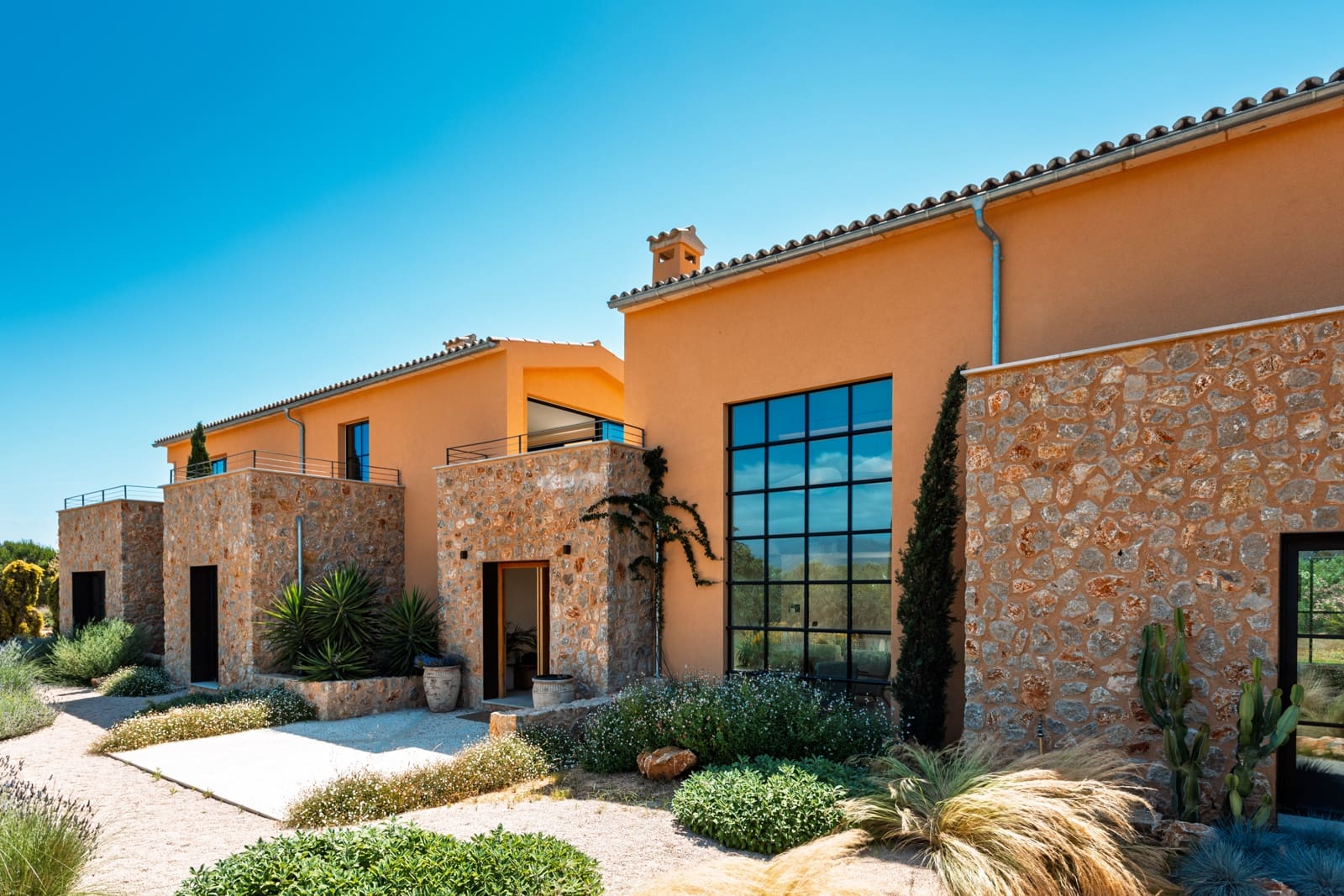 4 bedroom Villa for sale in Santa Maria del Cami with pool garage - € 5,500,000 (Ref: 9883598)