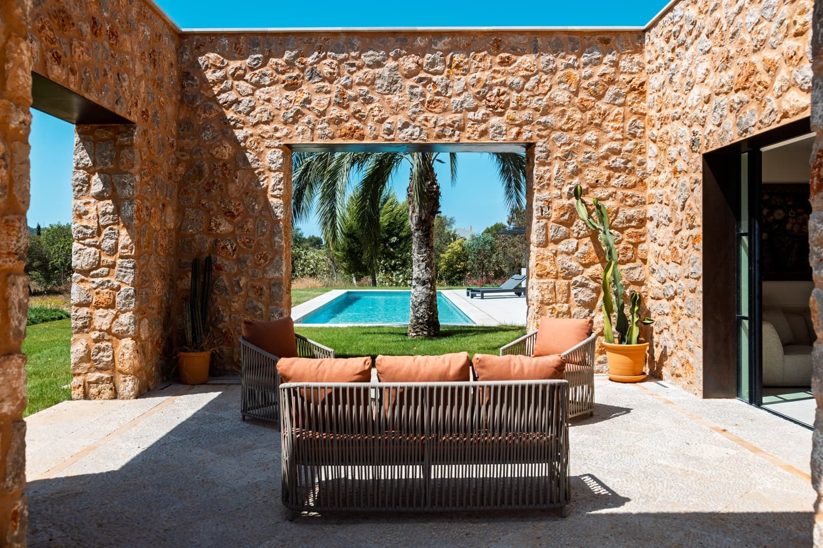 4 bedroom Villa for sale in Santa Maria del Cami with pool garage - € 5,500,000 (Ref: 9883598)
