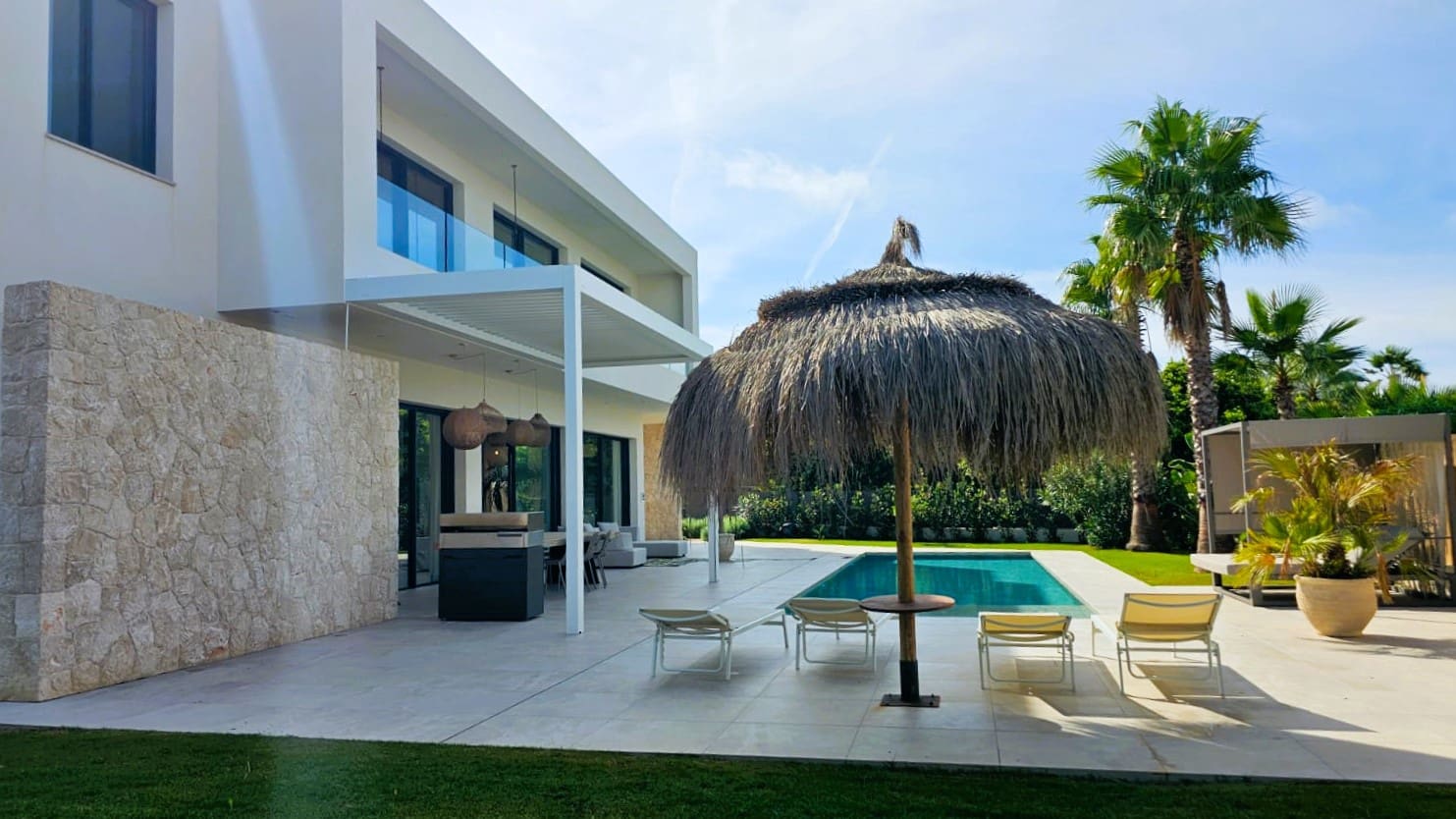 4 bedroom Villa for sale in Puig de Ros with pool garage - € 2,950,000 (Ref: 9932113)